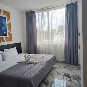 3* Aparthotel Patty House Galapagos